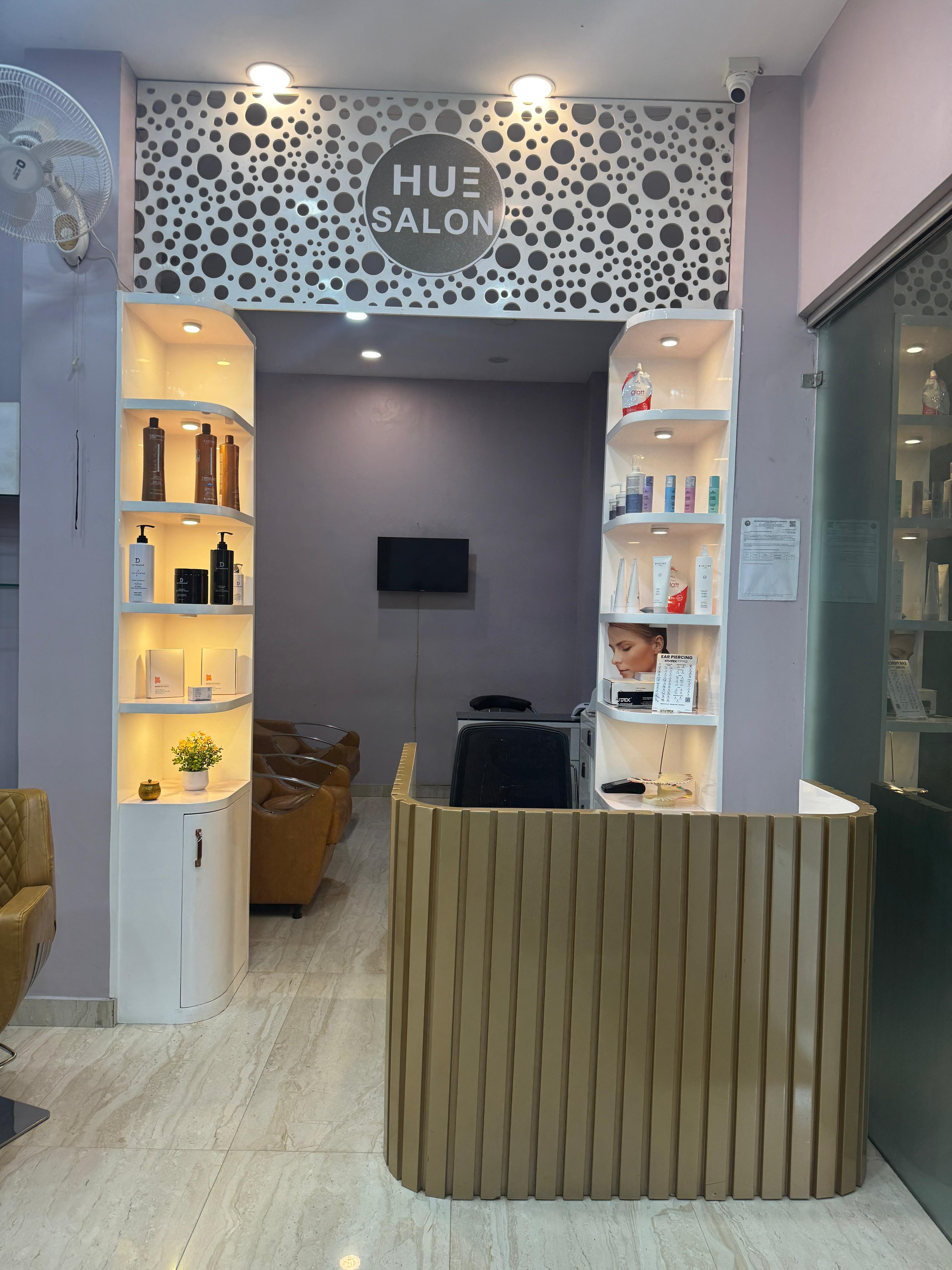 Salon interior detail